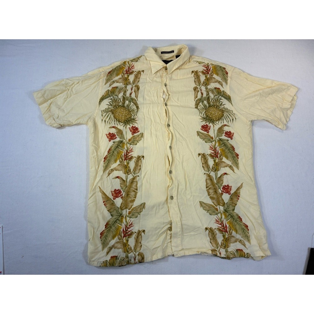 Vintage Van‎ Heusen Hawaiian Shirt Men M Yellow Pineapple Floral Tropical Rayon